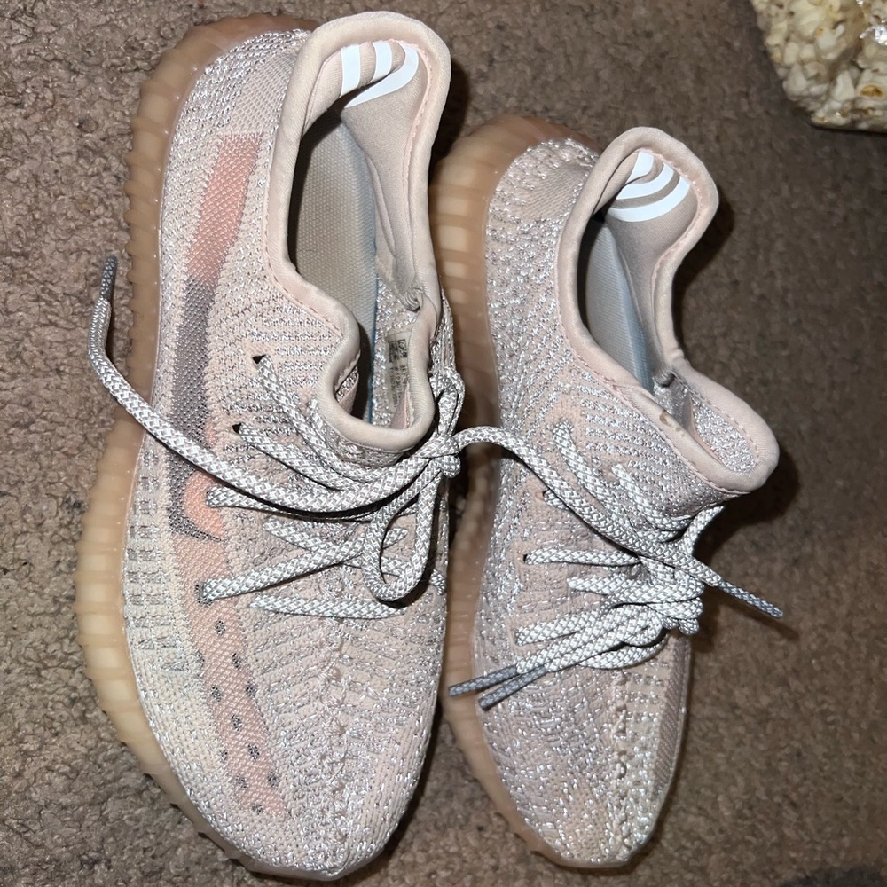 Yeezy size 61/2
